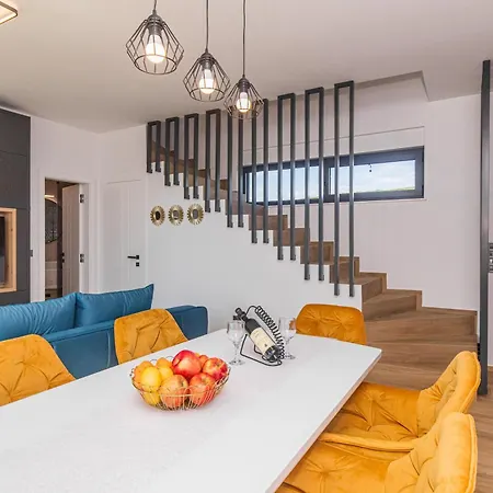 Apartment Dogic